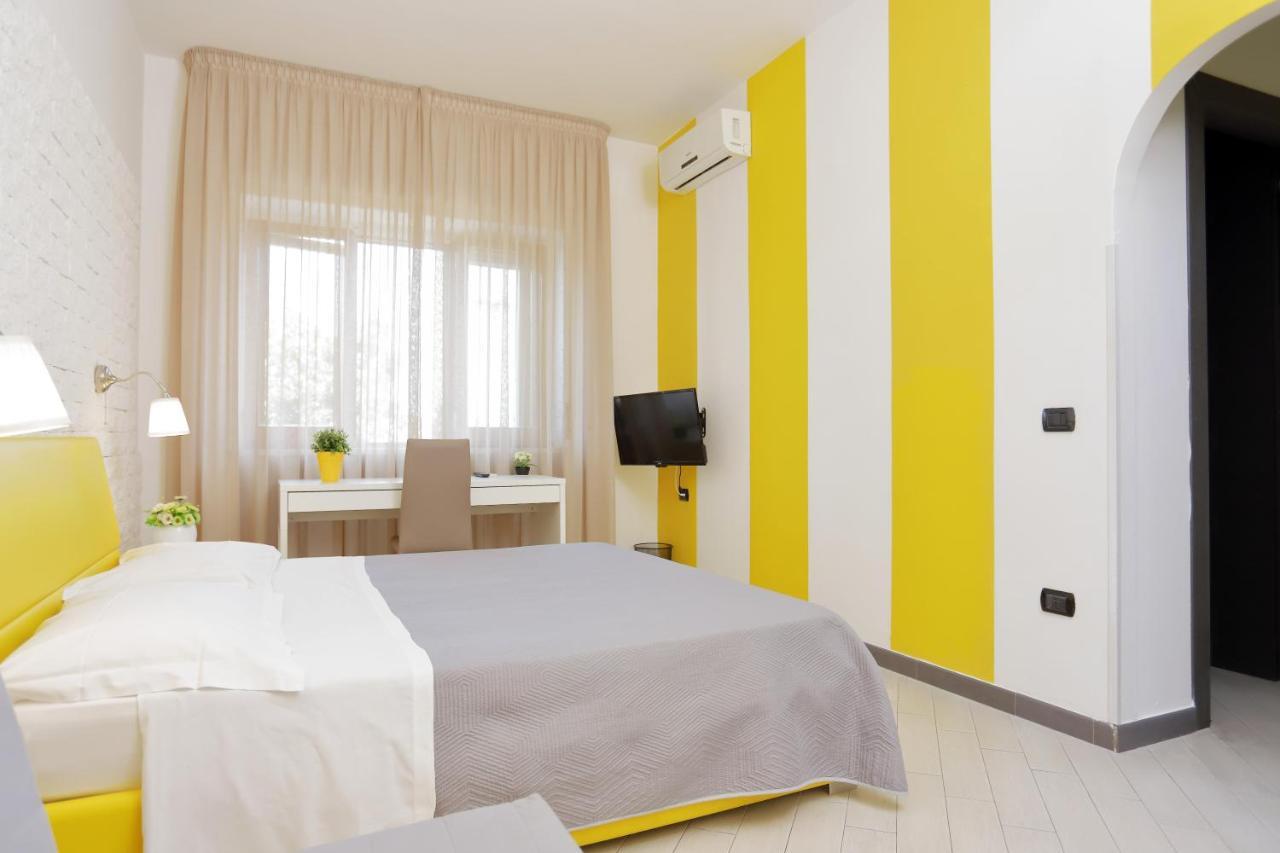 Guest House Le Tre Isole Соренто Екстериор снимка